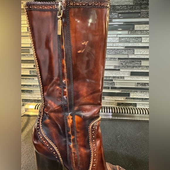 Dolce & Gabbana Fall 2008 high heel boots. Preowned. Brown. - Picture 4 of 12
